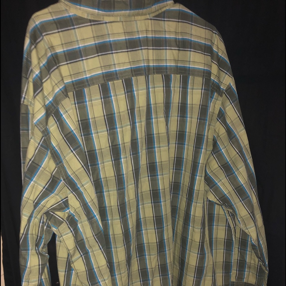 Button up - Picture 2 of 2